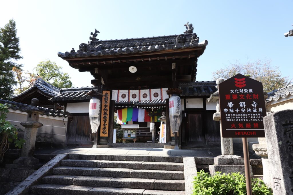 帯解寺_七五三、お宮参り_山門
